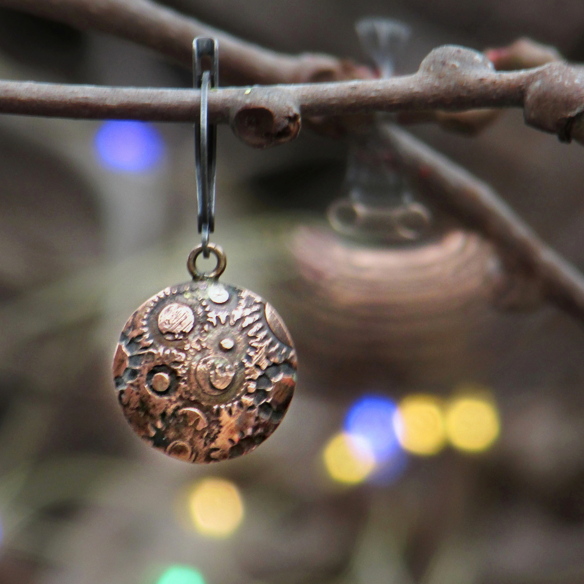 Měděné náušnice, ruční výroba