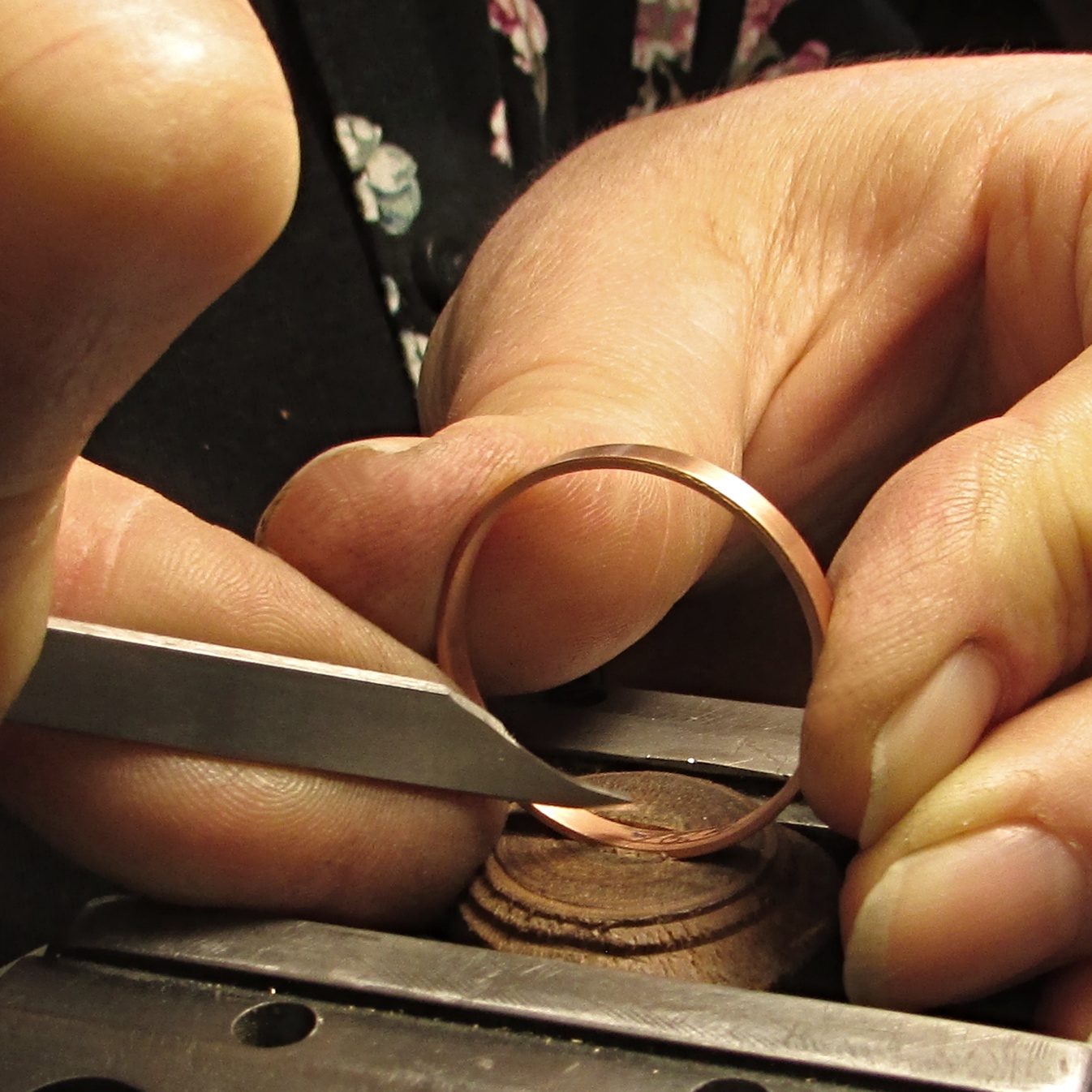 Služby - ruční rytí, opravy šperků