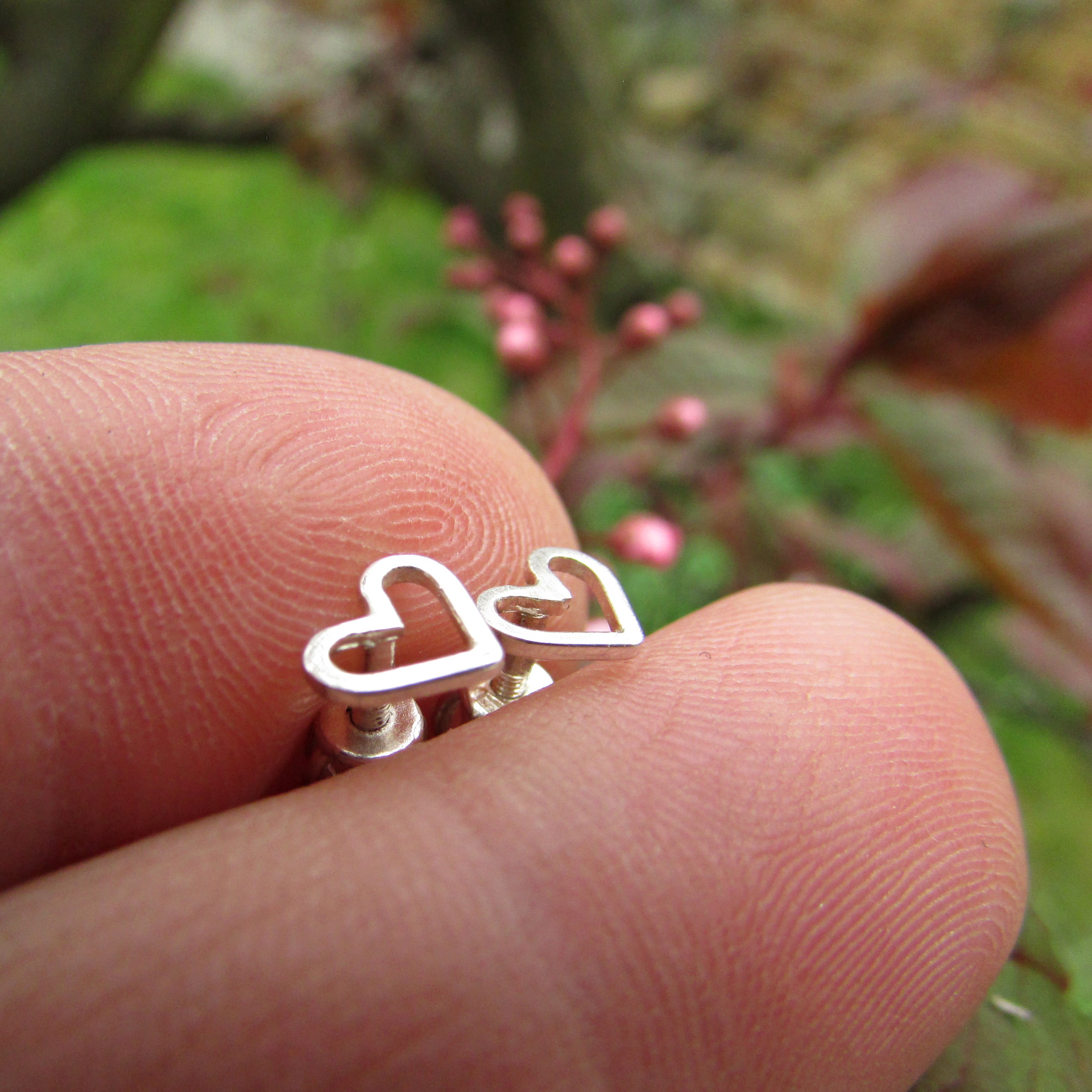 Stříbrná srdíčka - náušnice pecky
