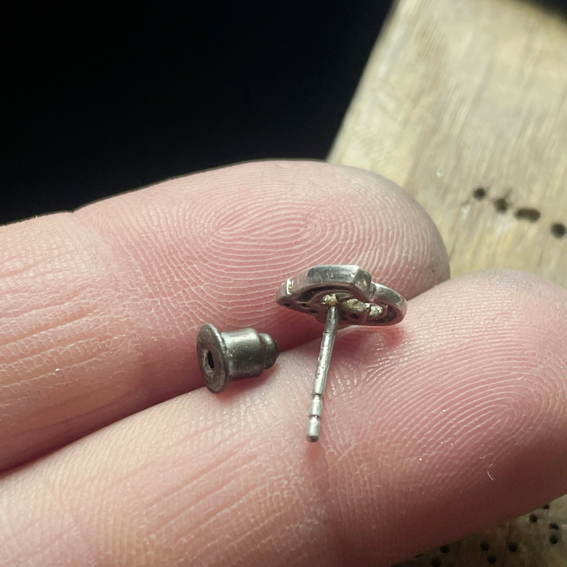 Výroba druhé náušnice do páru. Na míru, na zakázku, podle indidiviuální domluvy.